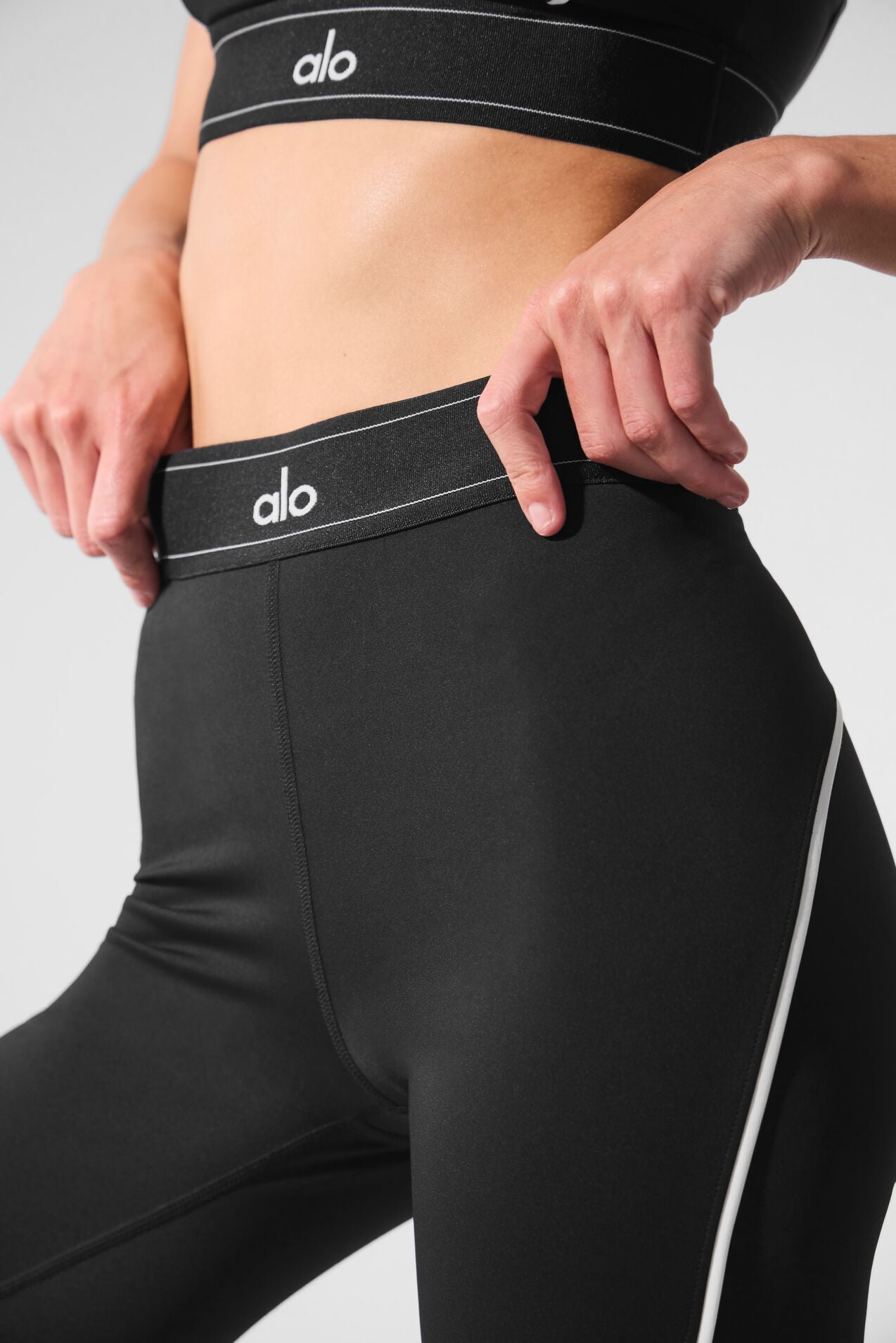 Airlift High-Waist Suit Up Legging - Black/White